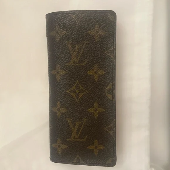 Louis Vuitton Soft Sunglasses Case - Picture 2 of 12